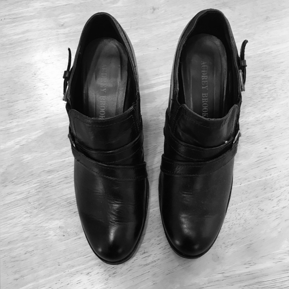 Audrey Brooke Women’s Carlie Bootie Shoes Size 9.